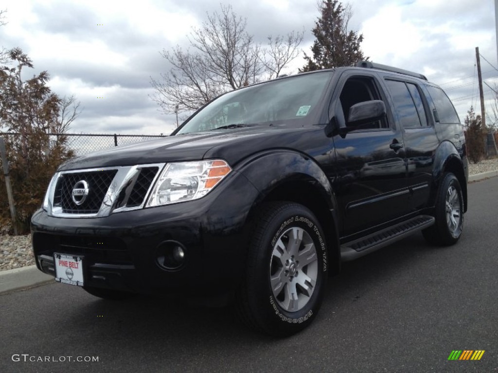 Super Black Nissan Pathfinder