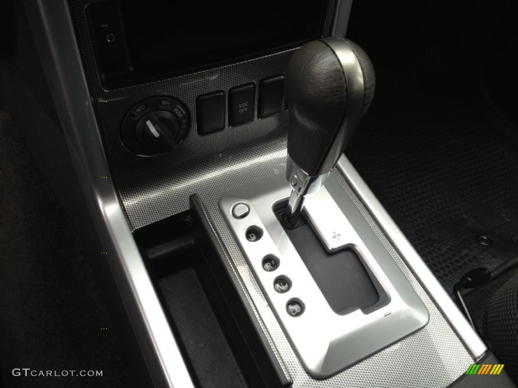 2010 Nissan Pathfinder SE 4x4 Transmission Photos