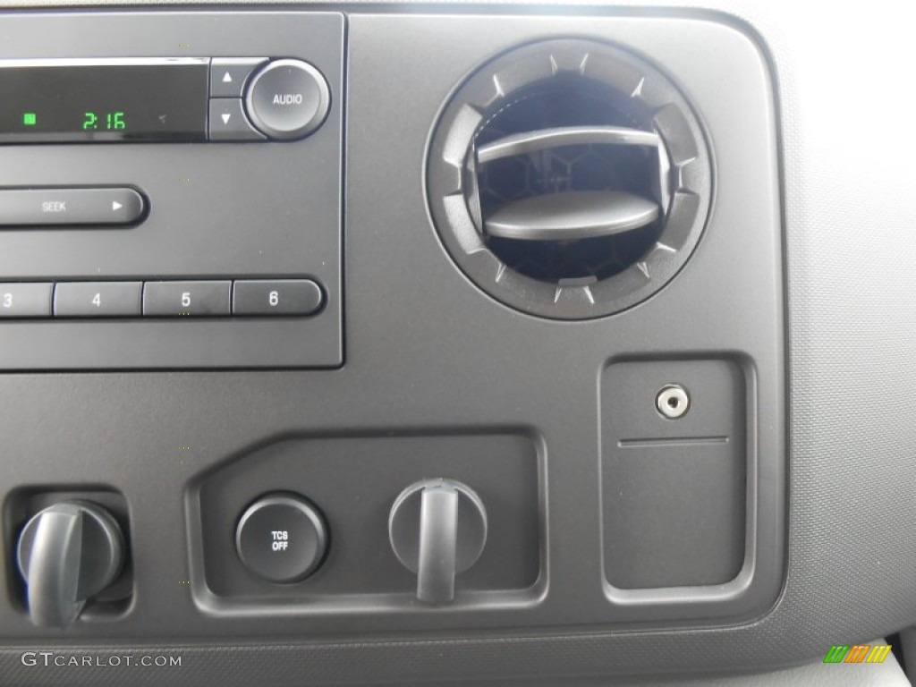2013 Ford E Series Van E350 XL Extended Passenger Controls Photo #77801808