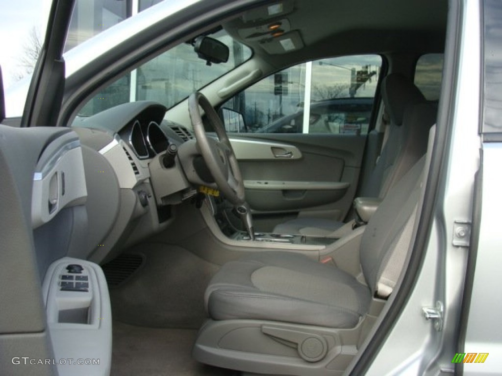 2011 Traverse LS AWD - Silver Ice Metallic / Dark Gray/Light Gray photo #7