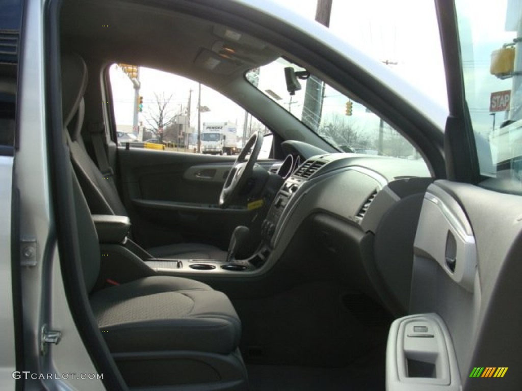 2011 Traverse LS AWD - Silver Ice Metallic / Dark Gray/Light Gray photo #8