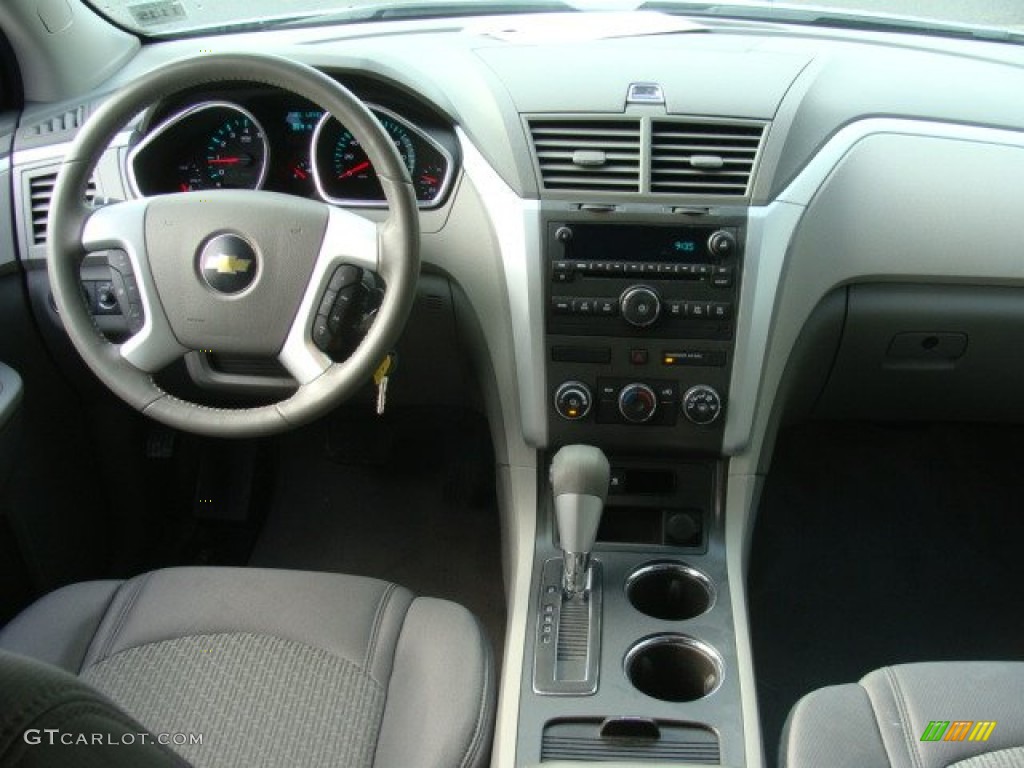 2011 Traverse LS AWD - Silver Ice Metallic / Dark Gray/Light Gray photo #9