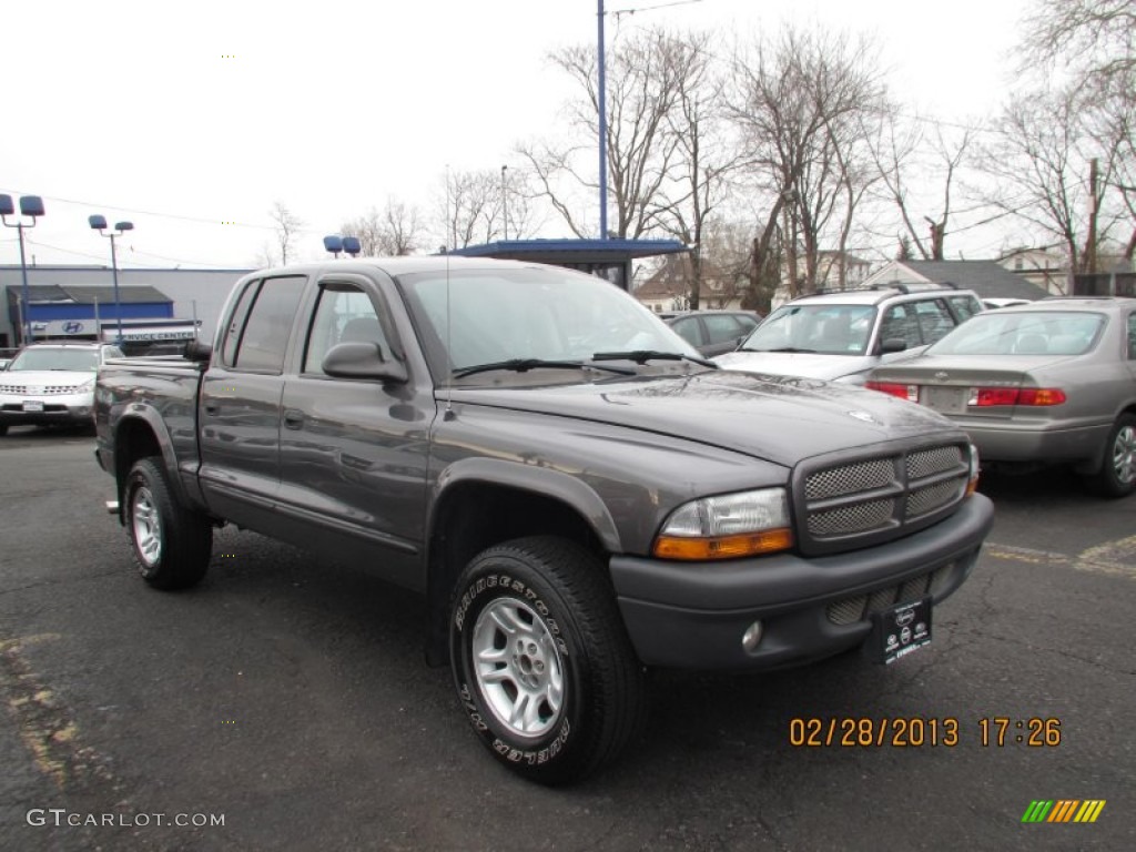 2003 Dakota SXT Quad Cab 4x4 - Graphite Metallic / Dark Slate Gray photo #2