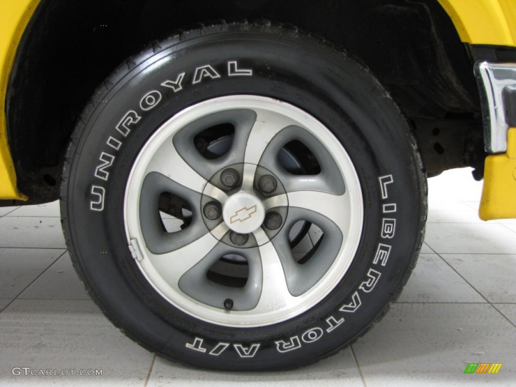 2003 S10 LS Regular Cab - Yellow / Graphite photo #17