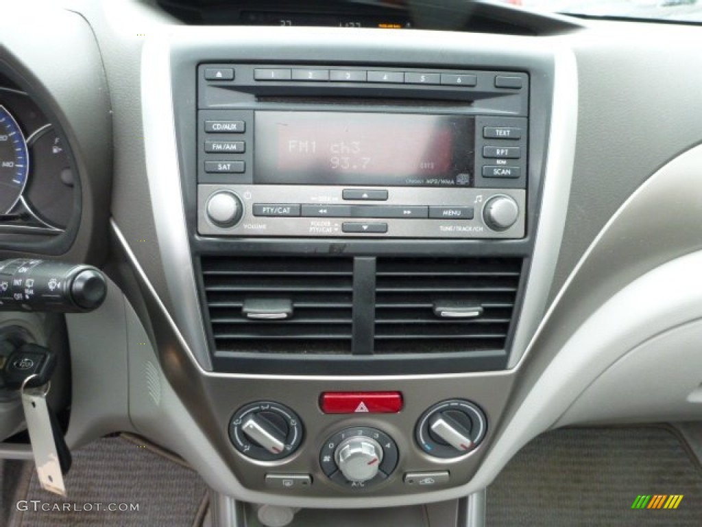 2010 Subaru Forester 2.5 X Premium Controls Photo #77803570
