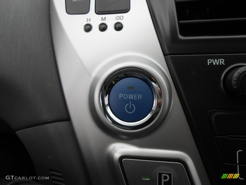 2013 Toyota Prius v Three Hybrid Controls Photo #77803604