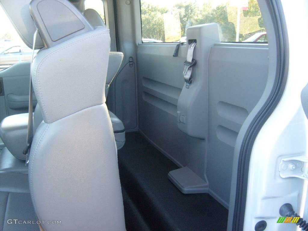 2005 F150 XL Regular Cab - Oxford White / Medium Flint Grey photo #20