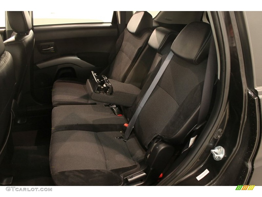 2010 Mitsubishi Outlander SE Rear Seat Photo #77804173