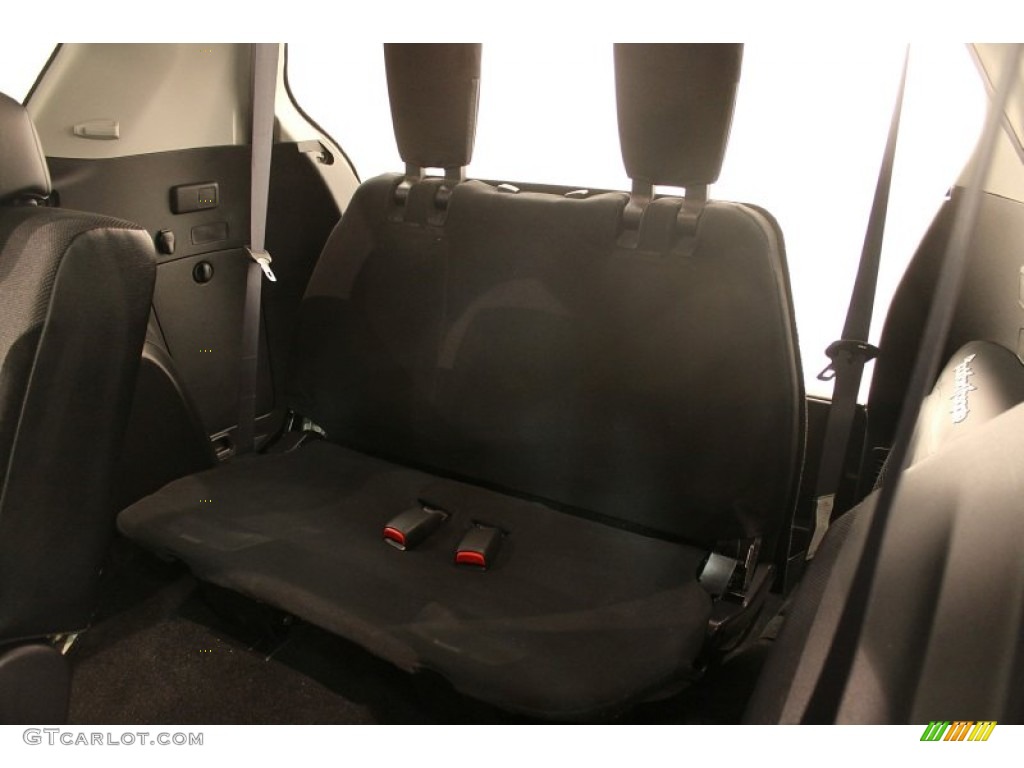 2010 Mitsubishi Outlander SE Rear Seat Photos