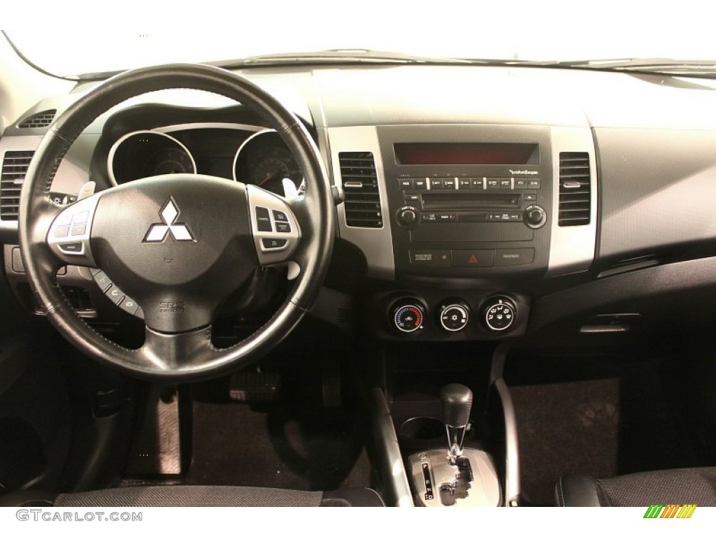 2010 Mitsubishi Outlander SE Black Dashboard Photo #77804213