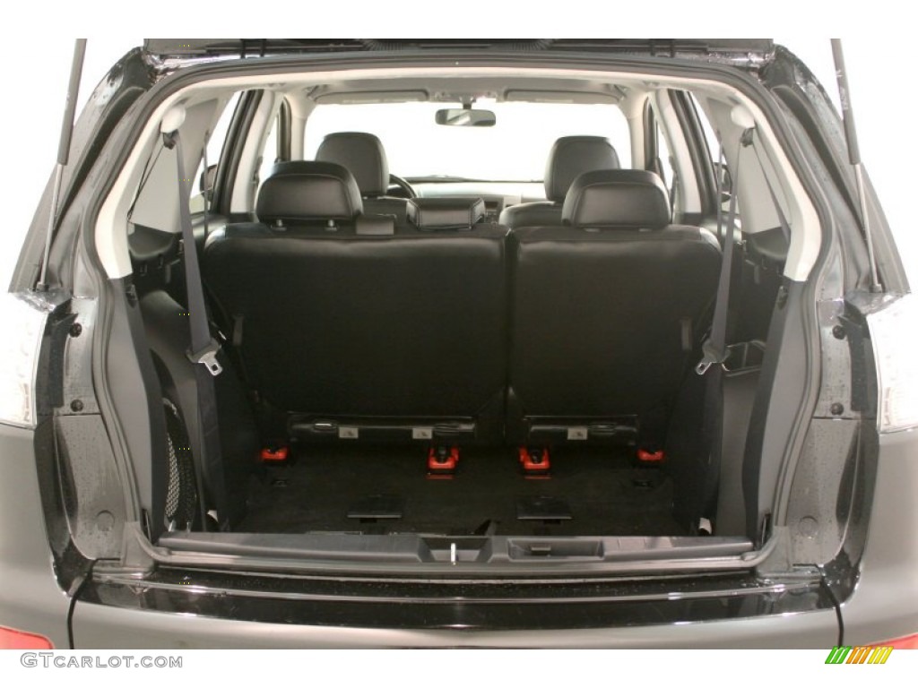 2010 Mitsubishi Outlander SE Trunk Photos