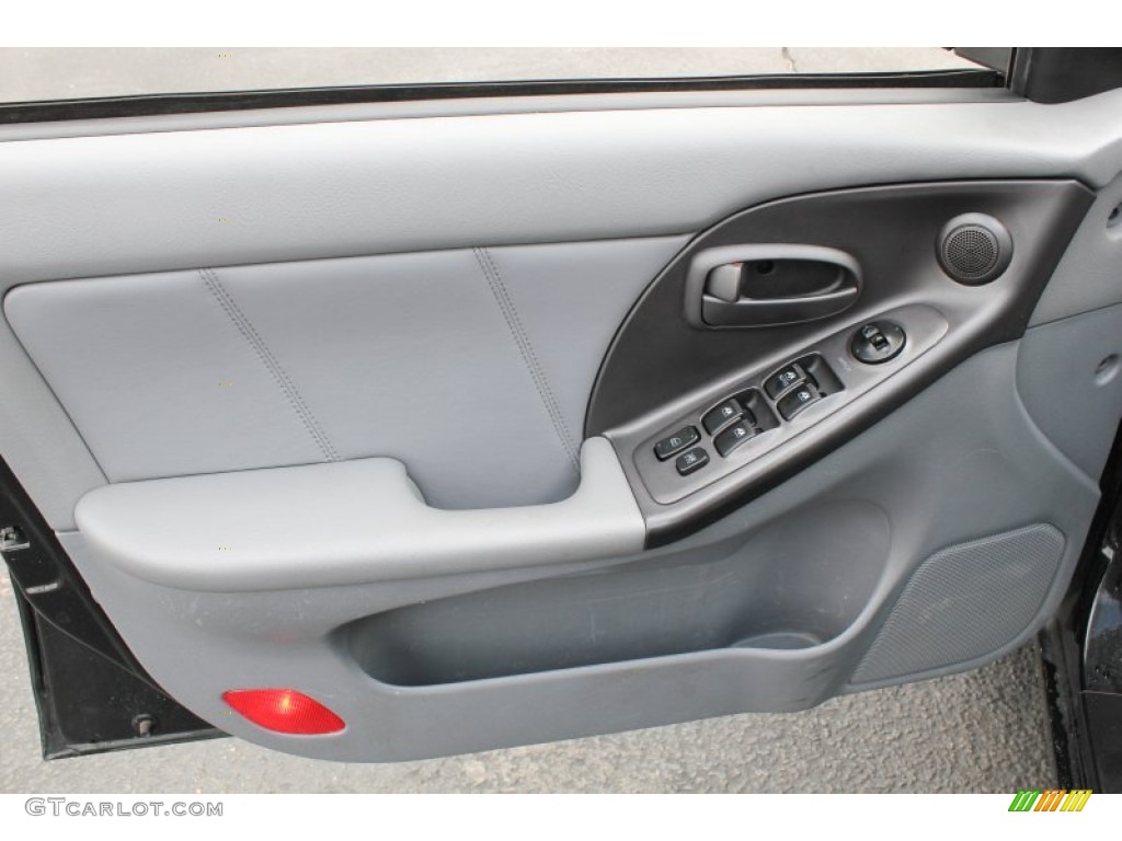 2005 Hyundai Elantra GLS Hatchback Gray Door Panel Photo #77804604
