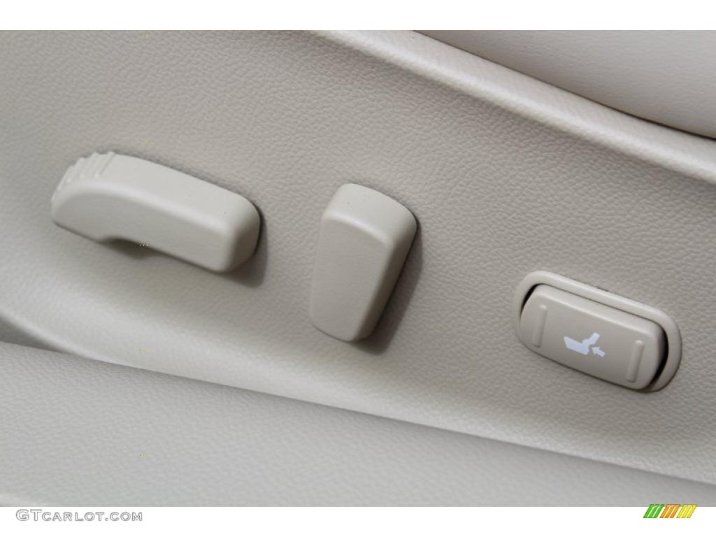 2013 Infiniti G 37 Convertible Controls Photo #77804905