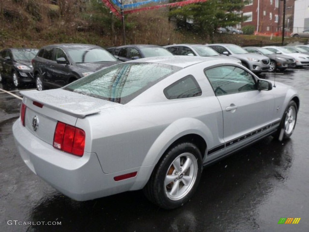 2007 Mustang V6 Deluxe Coupe - Satin Silver Metallic / Light Graphite photo #12