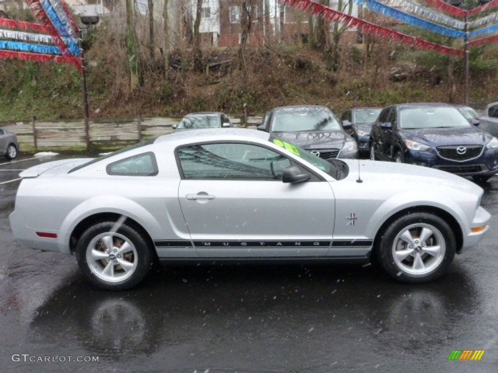 2007 Mustang V6 Deluxe Coupe - Satin Silver Metallic / Light Graphite photo #13