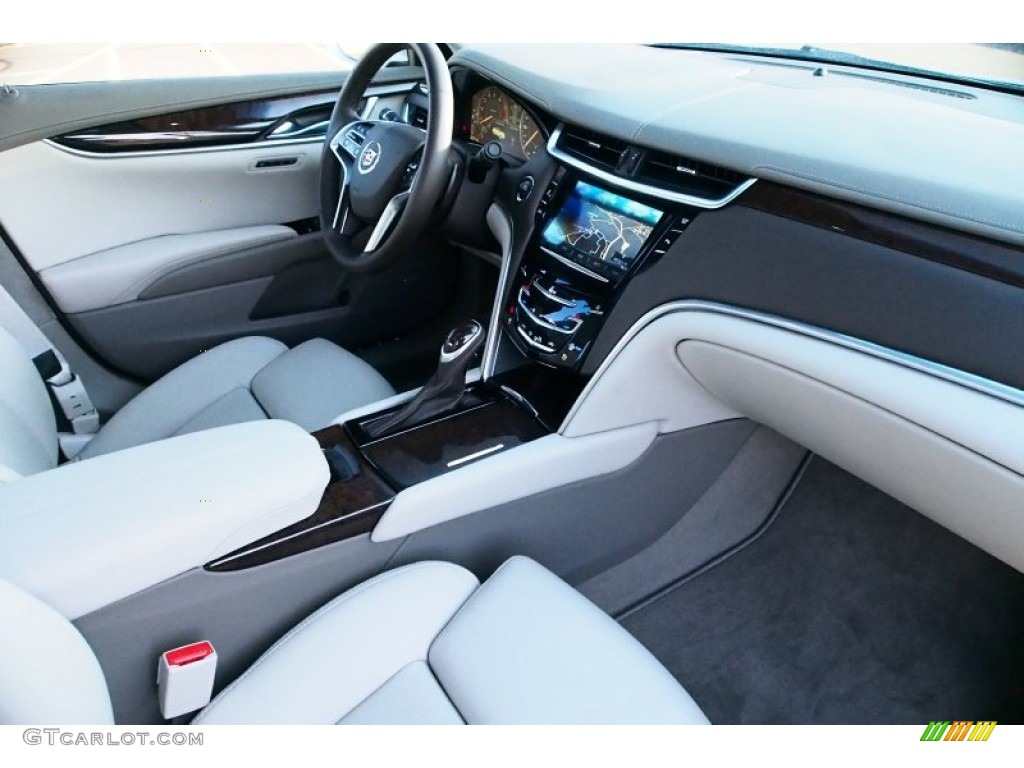 2013 Cadillac XTS Platinum FWD Dashboard Photos