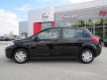 Super Black - Versa 1.8 S Hatchback Photo No. 2