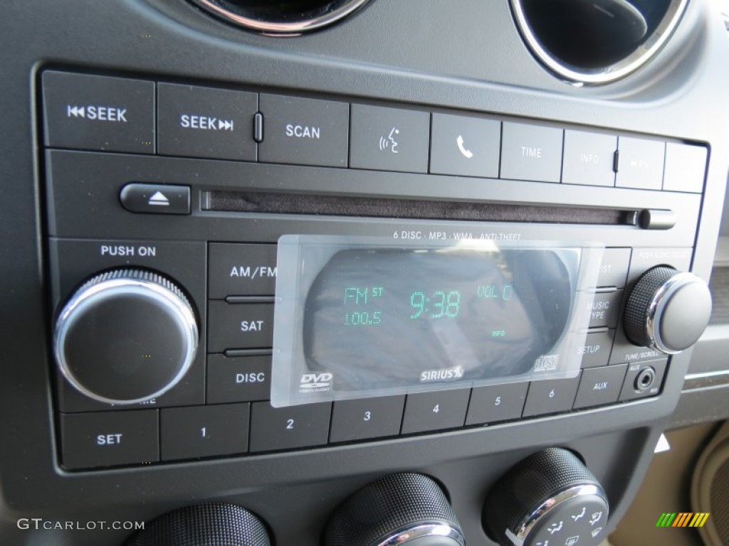 2013 Jeep Compass Sport Audio System Photos
