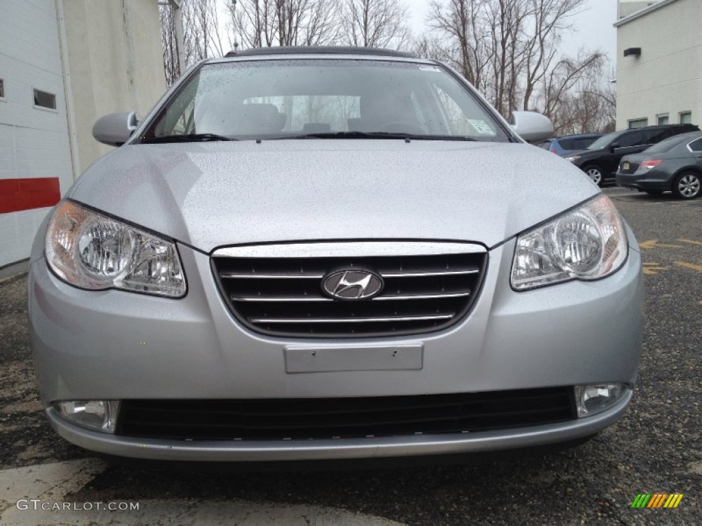 2009 Elantra SE Sedan - Quicksilver / Black photo #2