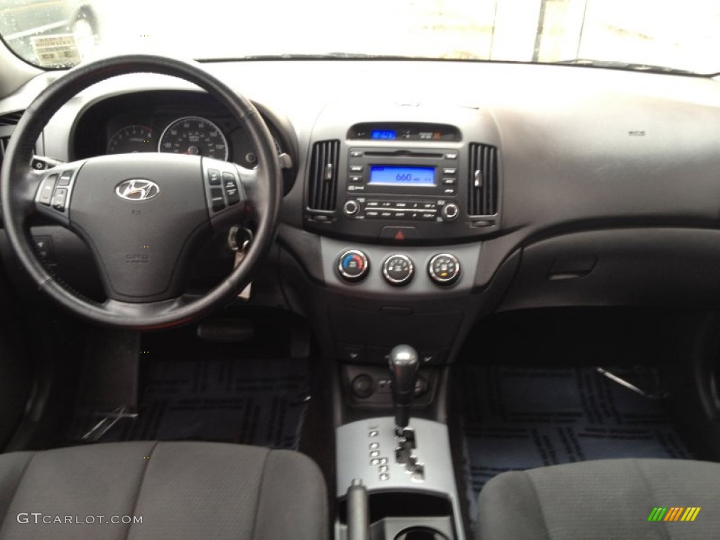 2009 Elantra SE Sedan - Quicksilver / Black photo #12
