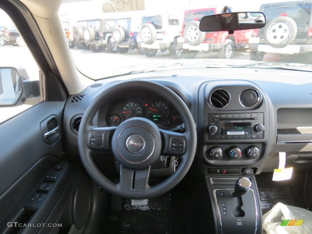 2013 Jeep Patriot Sport Dark Slate Gray Dashboard Photo #77814743