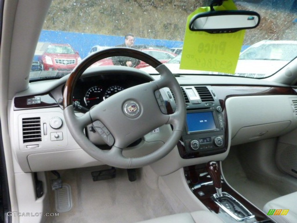 2011 Cadillac DTS Premium Dashboard Photos