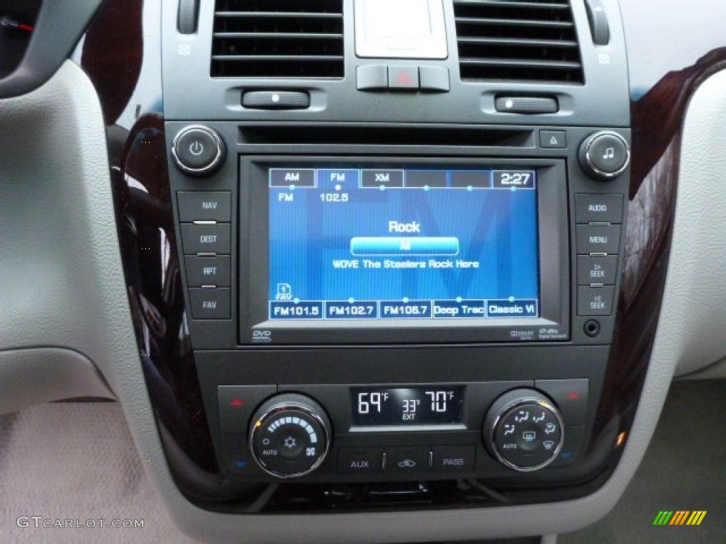 2011 Cadillac DTS Premium Controls Photo #77815349