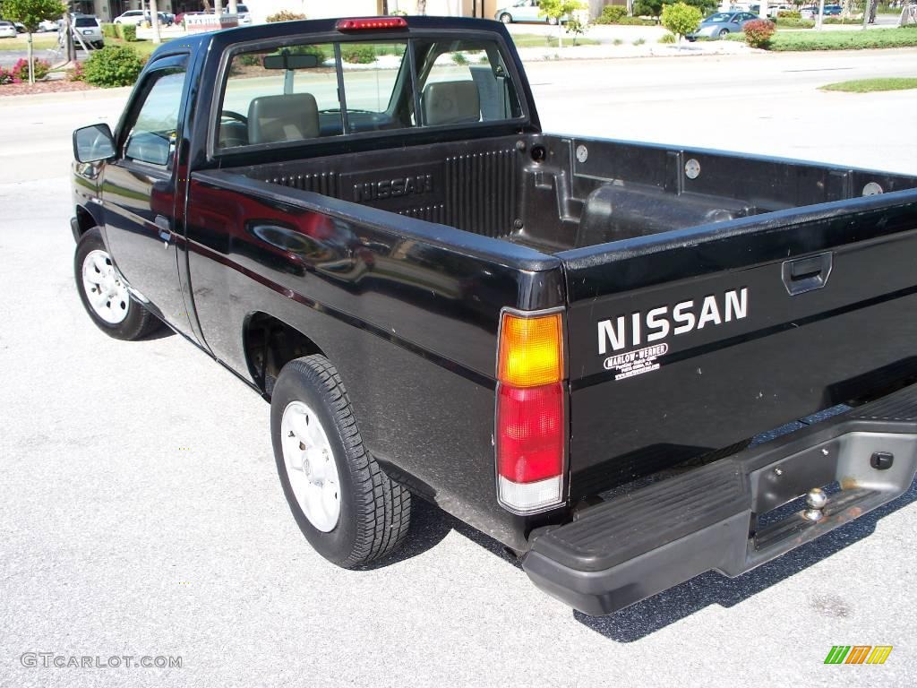 1996 Hardbody Truck XE Regular Cab - Super Black / Dark Gray photo #8