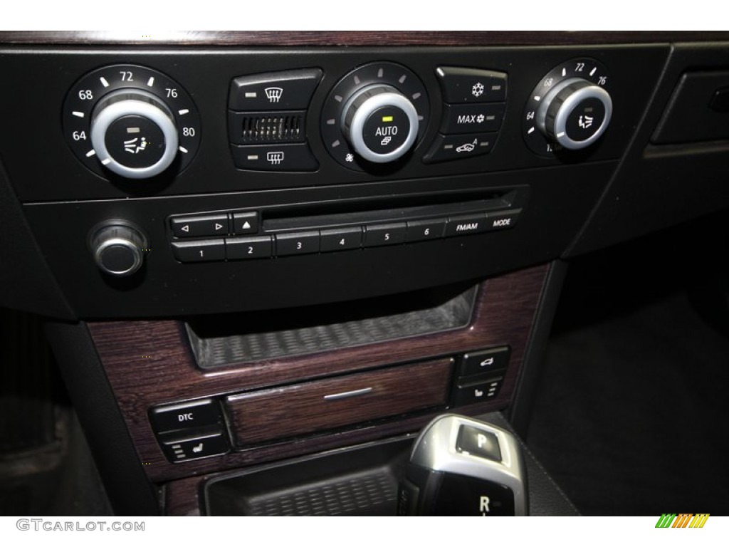 2010 BMW 5 Series 528i Sedan Controls Photo #77816105