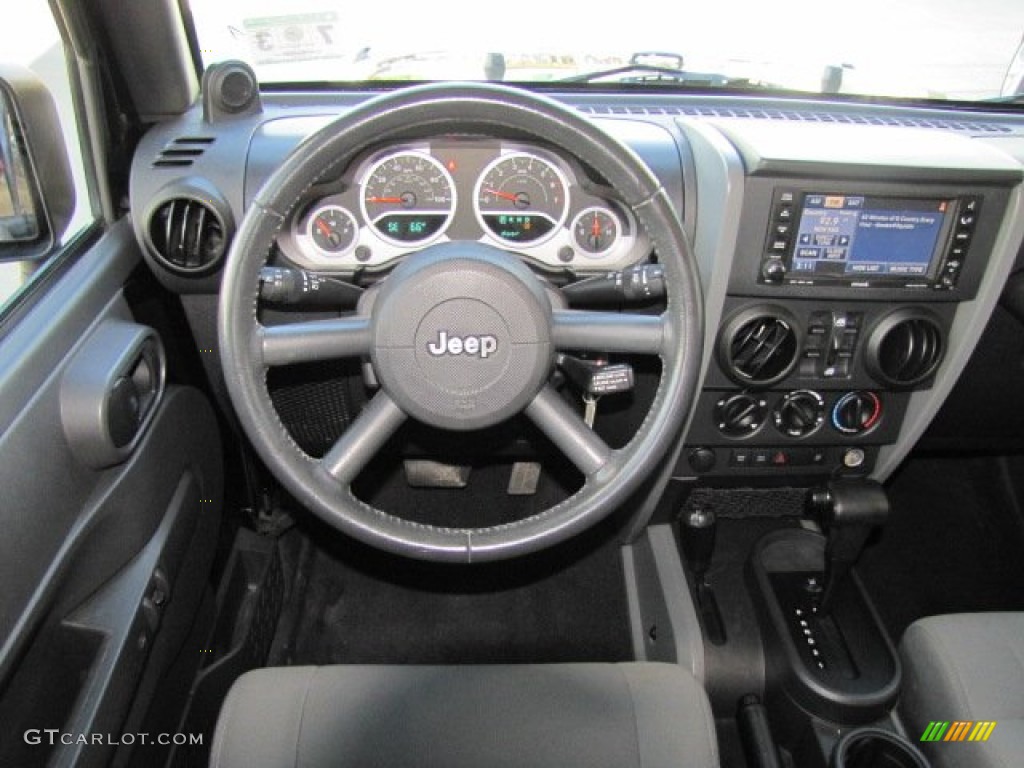 2010 Jeep Wrangler Unlimited Rubicon 4x4 Dashboard Photos