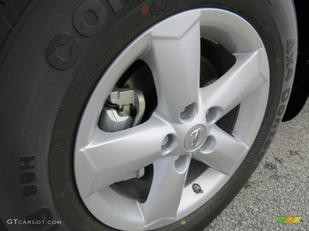 2013 Nissan Rogue S Wheel Photos