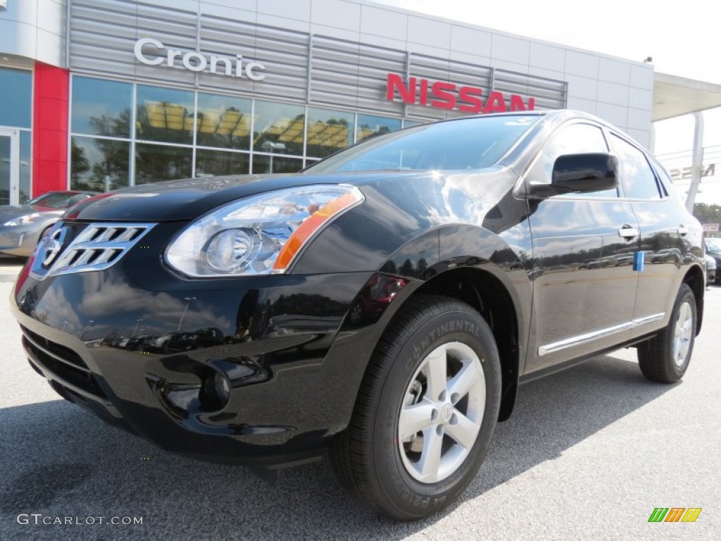 Super Black Nissan Rogue