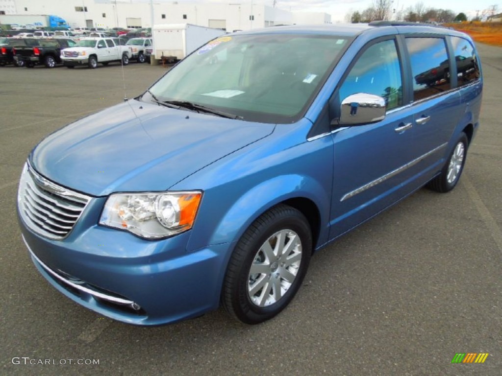 Sapphire Crystal Metallic 2012 Chrysler Town & Country Touring - L Exterior Photo #77818601