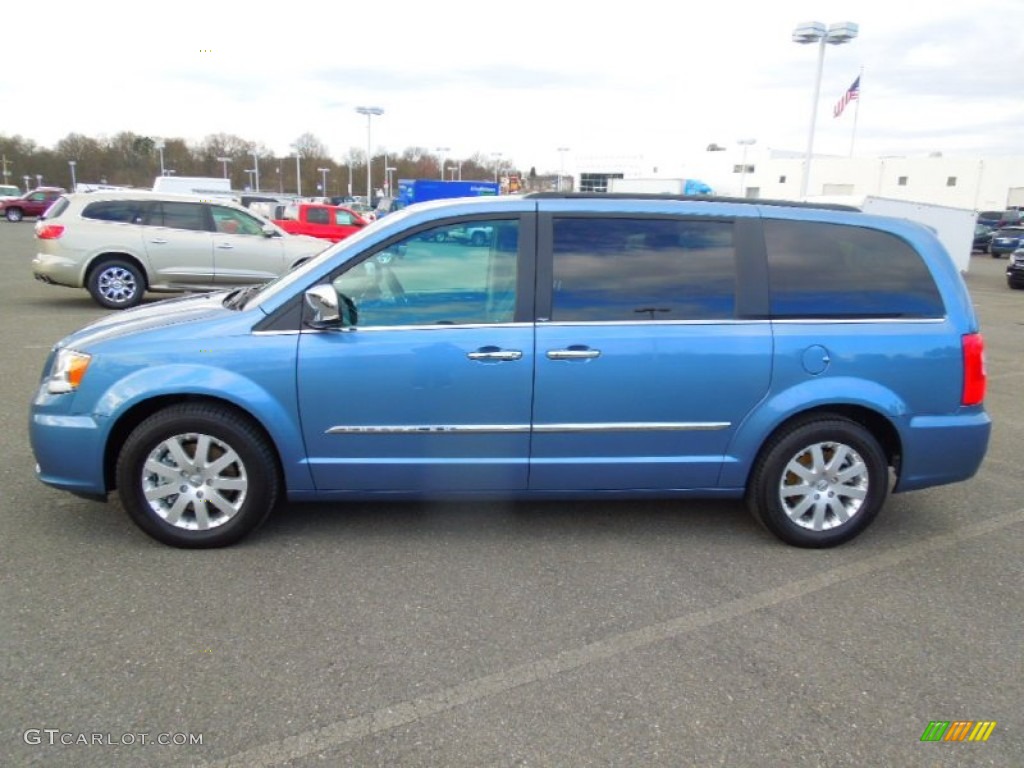 Sapphire Crystal Metallic 2012 Chrysler Town & Country Touring - L Exterior Photo #77818607
