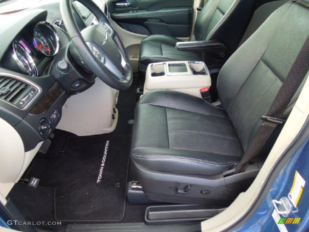 Black/Light Graystone Interior 2012 Chrysler Town & Country Touring - L Photo #77818625