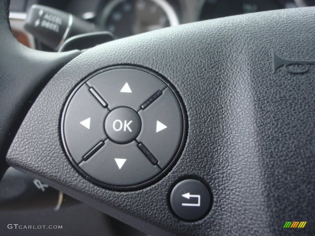 2010 Mercedes-Benz E 350 Sedan Controls Photo #77821398