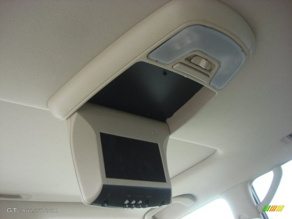2005 Toyota Land Cruiser Standard Land Cruiser Model Entertainment System Photo #77823902
