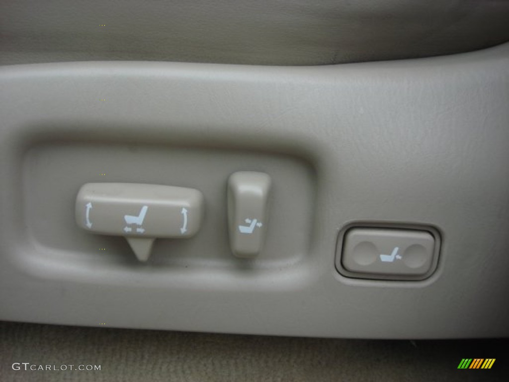 2005 Land Cruiser  - Natural White / Ivory photo #18