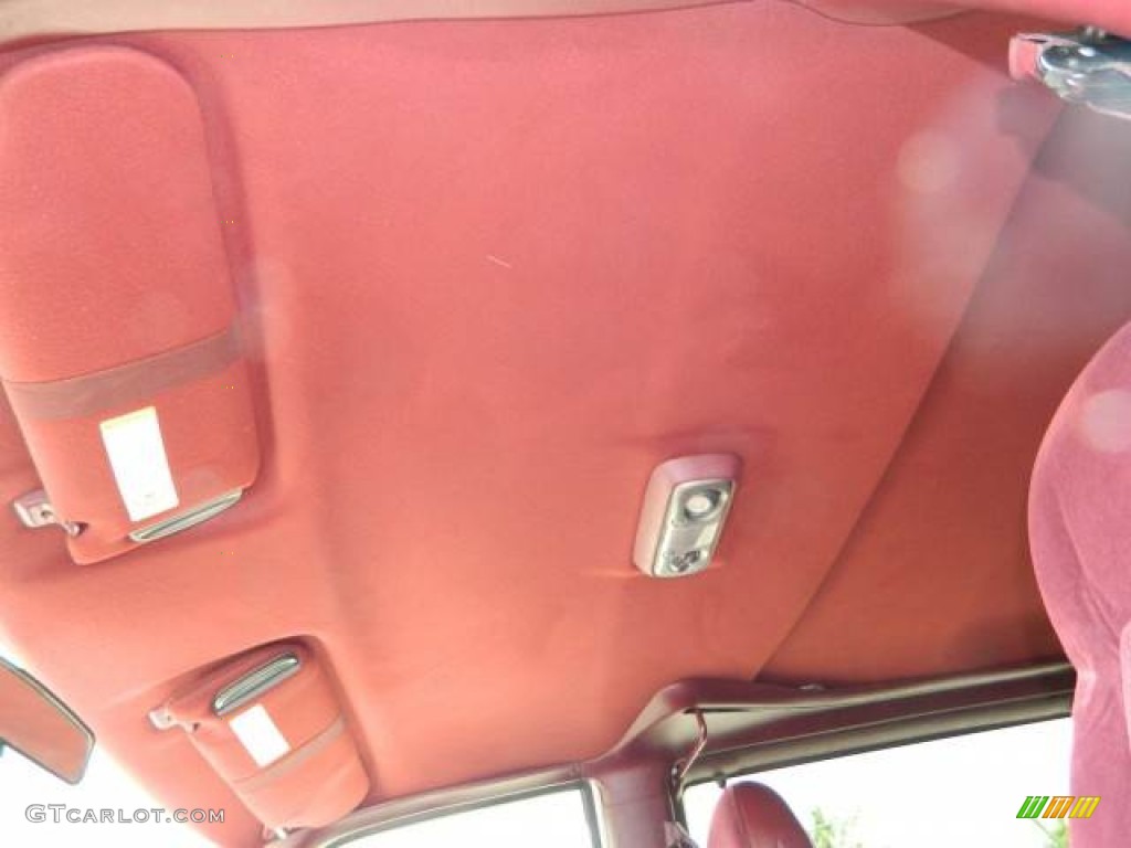 1998 Safari SLE Passenger Van - Silver Mist Metallic / Red photo #25