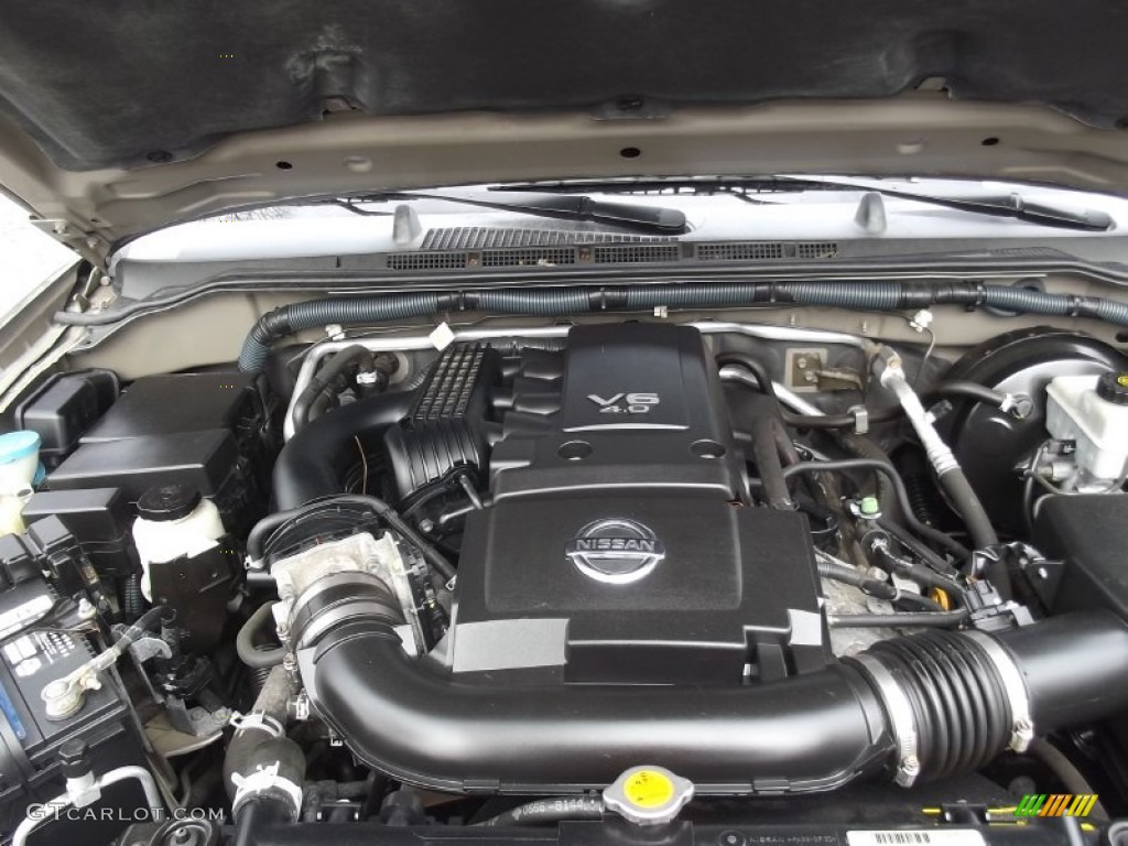 2006 Nissan Pathfinder SE 4x4 Engine Photos