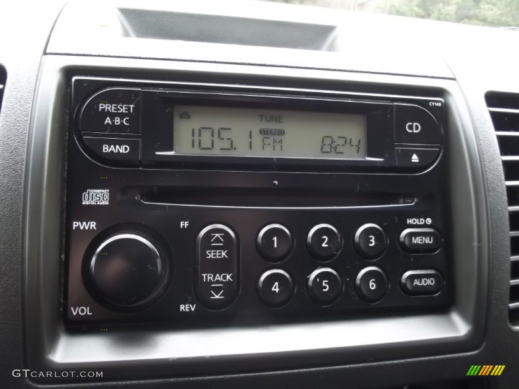 2006 Nissan Pathfinder SE 4x4 Audio System Photos
