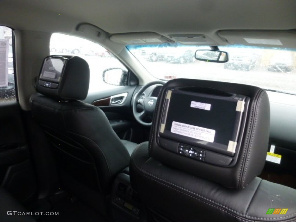 2013 Nissan Pathfinder SL 4x4 Entertainment System Photos