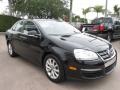 Black - Jetta SE Sedan Photo No. 7