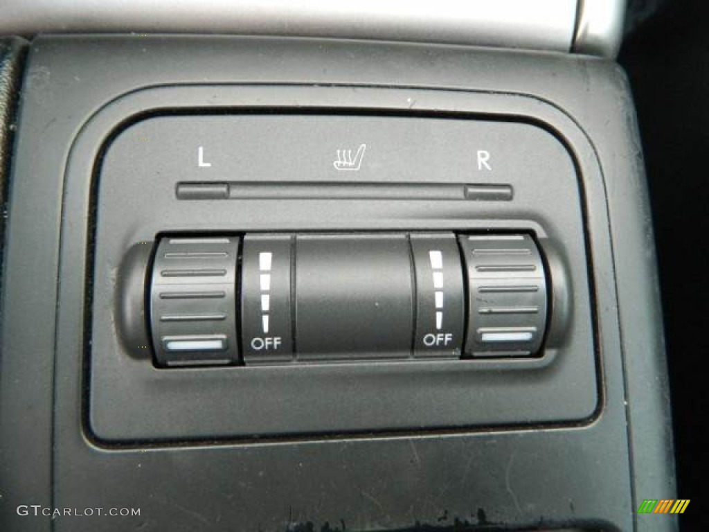 2005 Subaru Legacy 2.5i Limited Sedan Controls Photos