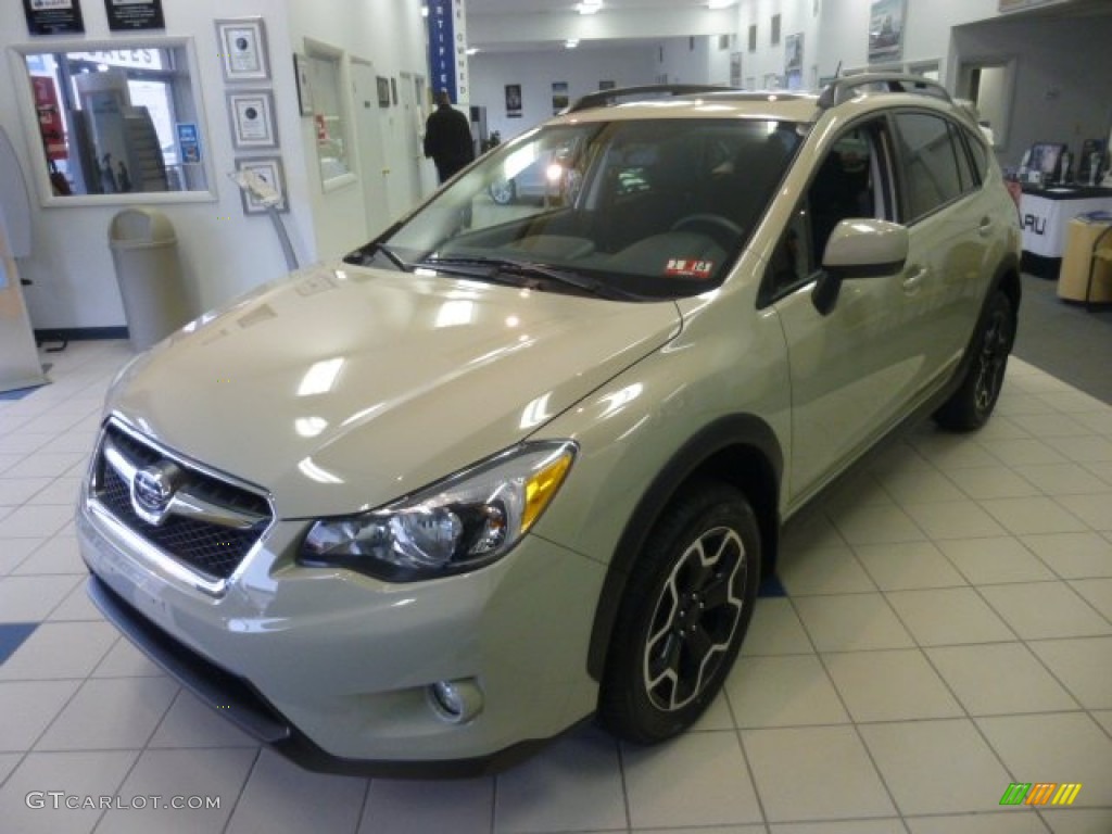 2013 XV Crosstrek 2.0 Premium - Desert Khaki / Black photo #3