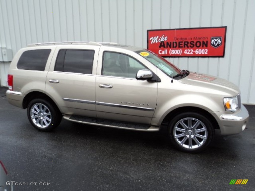 2008 Aspen Limited 4WD - Light Sandstone Metallic / Light Graystone photo #2