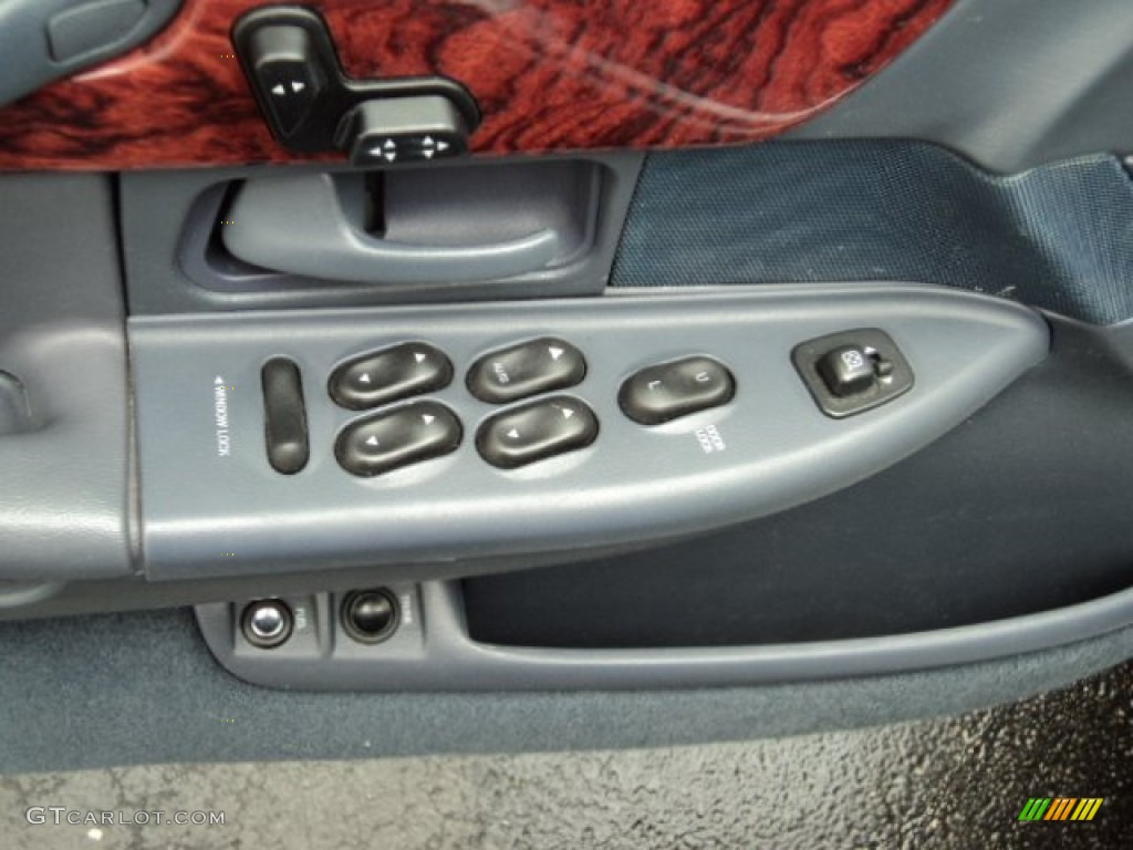 2001 Grand Marquis GS - Light Blue Metallic / Dark Charcoal photo #11