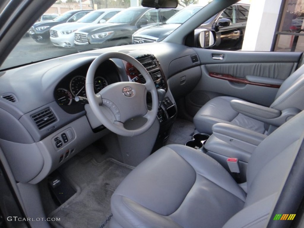 Stone Gray Interior 2004 Toyota Sienna XLE Photo #77833204