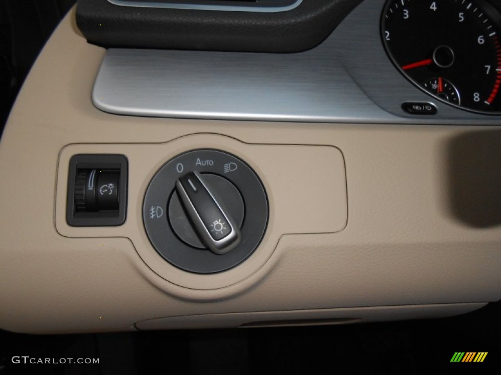2013 Volkswagen CC R-Line Controls Photo #77833437