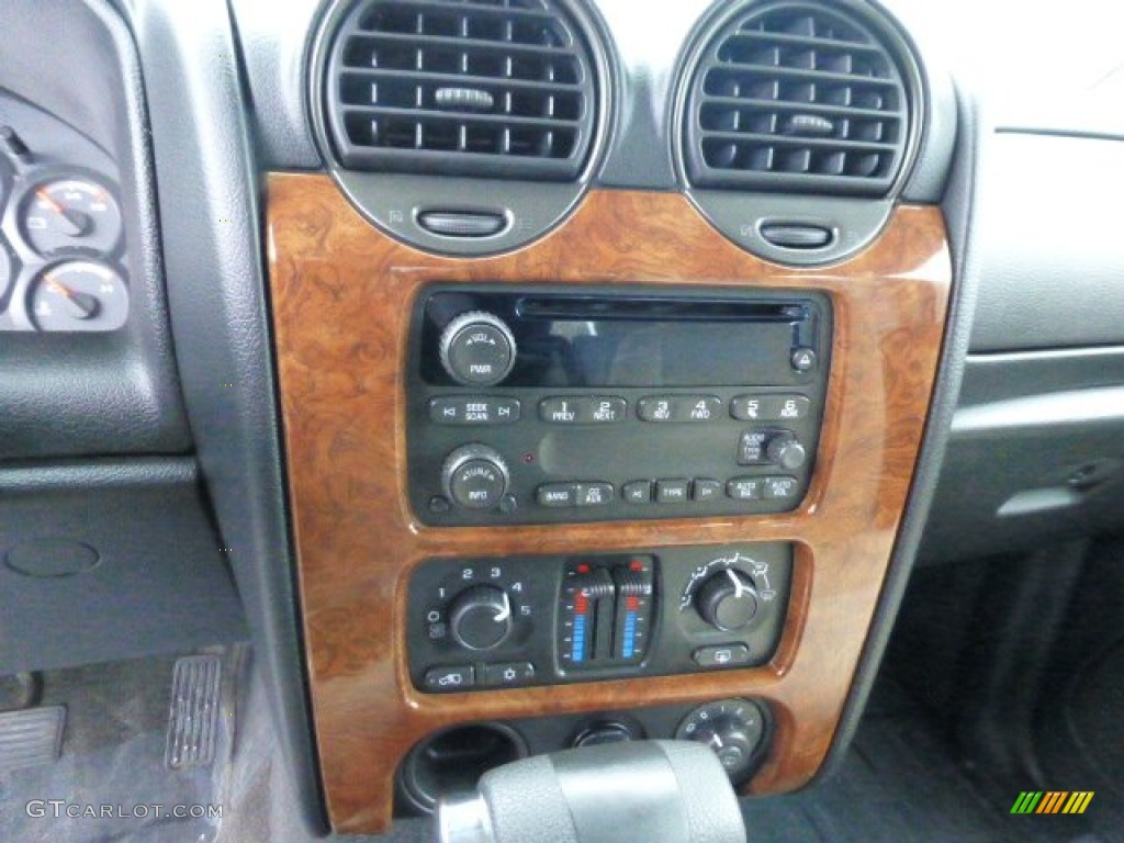 2007 Isuzu Ascender S Controls Photos